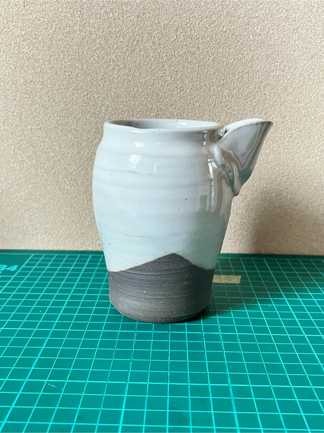 注ぎ口付き 片口 陶器 抹茶碗風の写真2枚目
