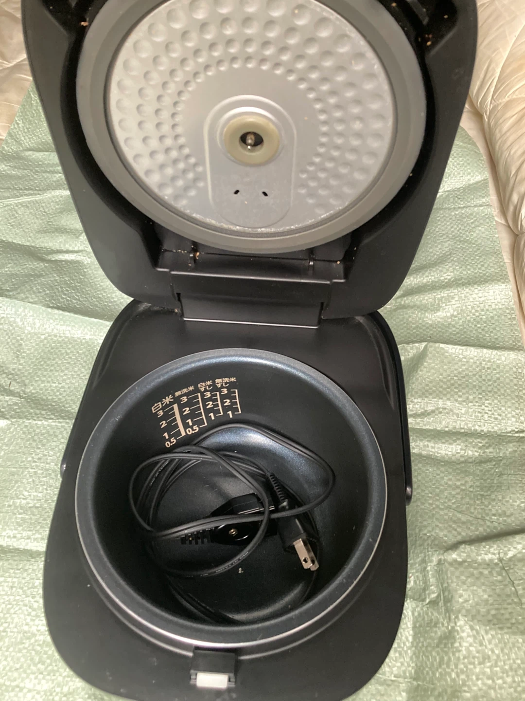東芝 炊飯器 RC-5MFM 3合 ブラックの写真2枚目