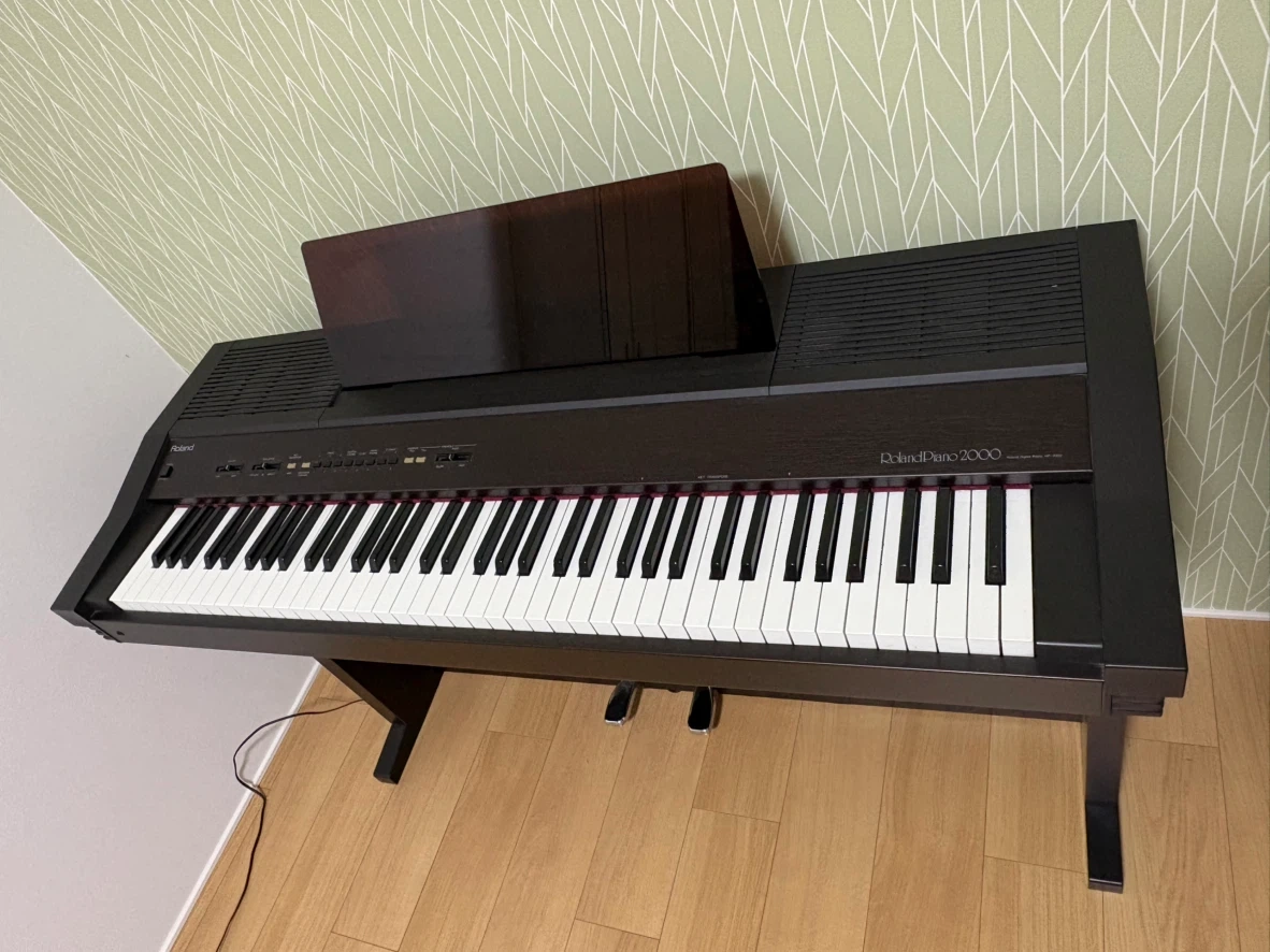 ローランド 電子ピアノ HP-2000の写真2枚目