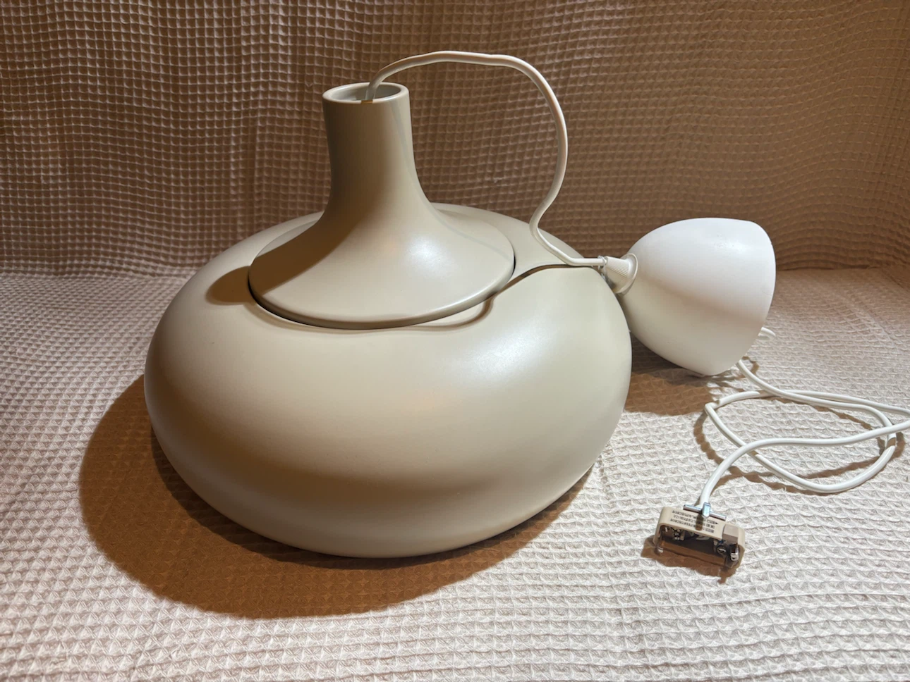 IKEAペンダントライト ベージュ 照明
