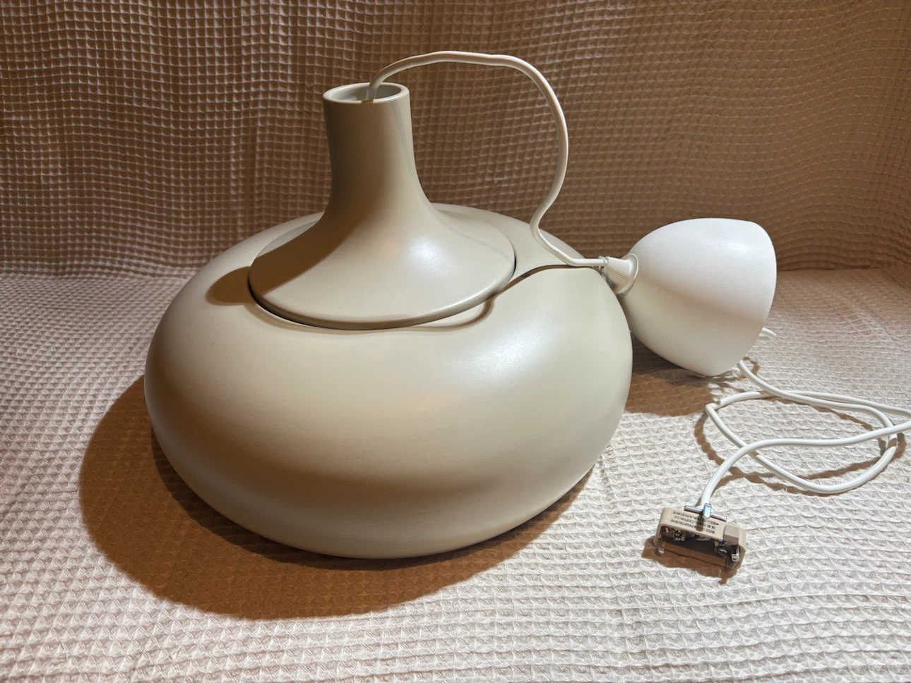 IKEAペンダントライト ベージュ 照明