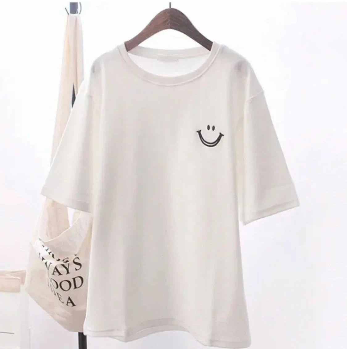 Tシャツ　スマイル　L  白　ホワイト　2枚セット　半袖　綿　夏　秋　薄手の写真2枚目