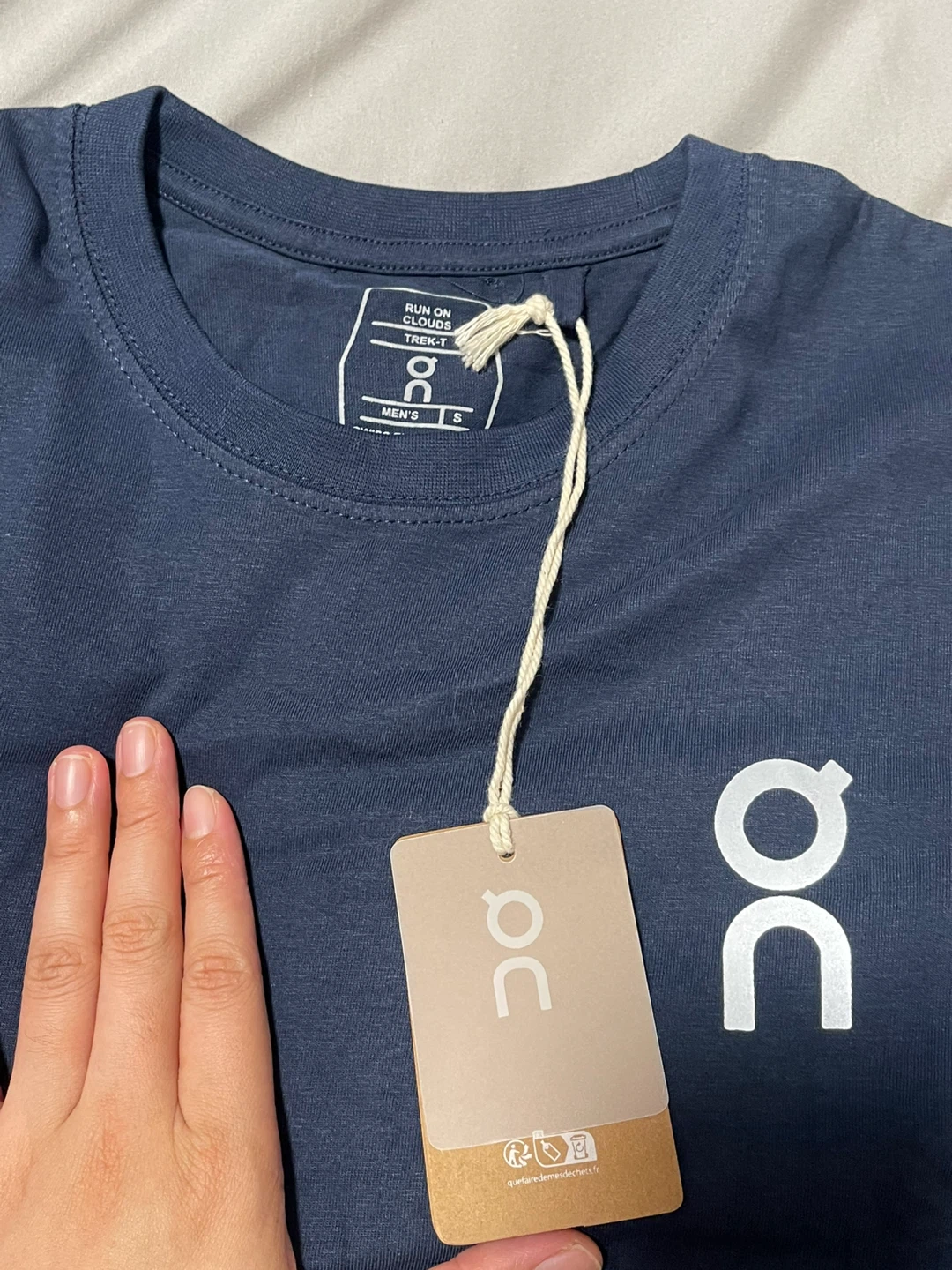 オン ランニング メンズ Tシャツ ネイビー Sサイズの写真4枚目
