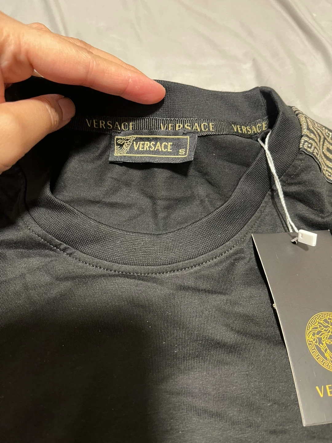 ヴェルサーチェ Tシャツ 黒 Sサイズの写真5枚目