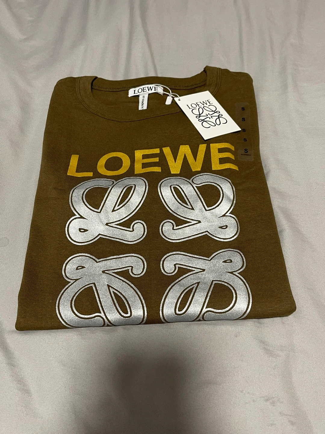 ロエベ Tシャツ カーキ Sサイズ