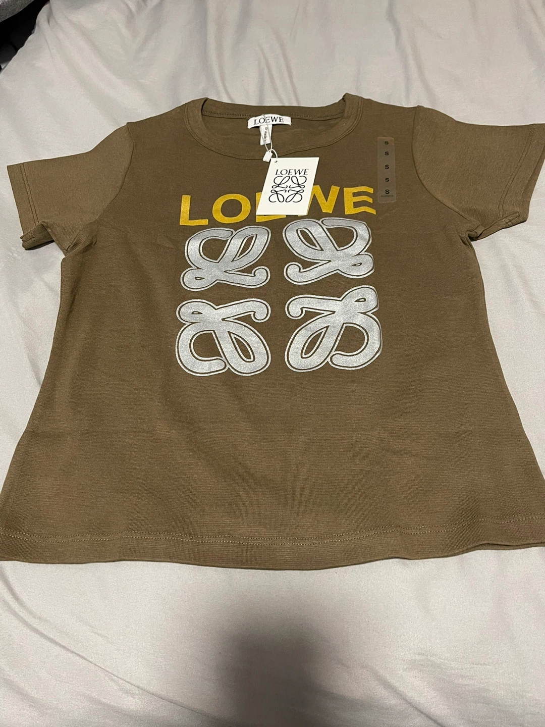 ロエベ Tシャツ カーキ Sサイズの写真3枚目