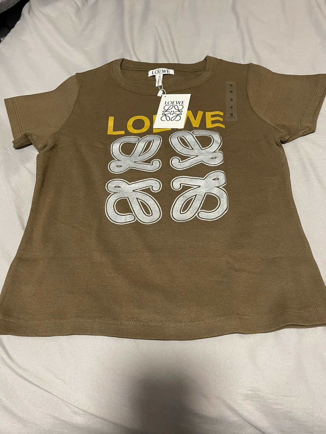 ロエベ Tシャツ カーキ Sサイズの写真3枚目