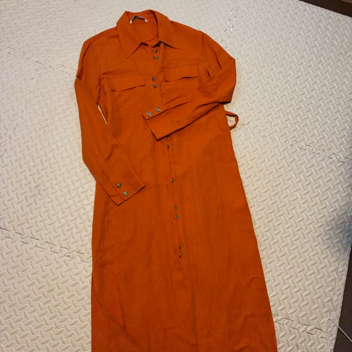 ザラ オレンジ ロングシャツワンピース