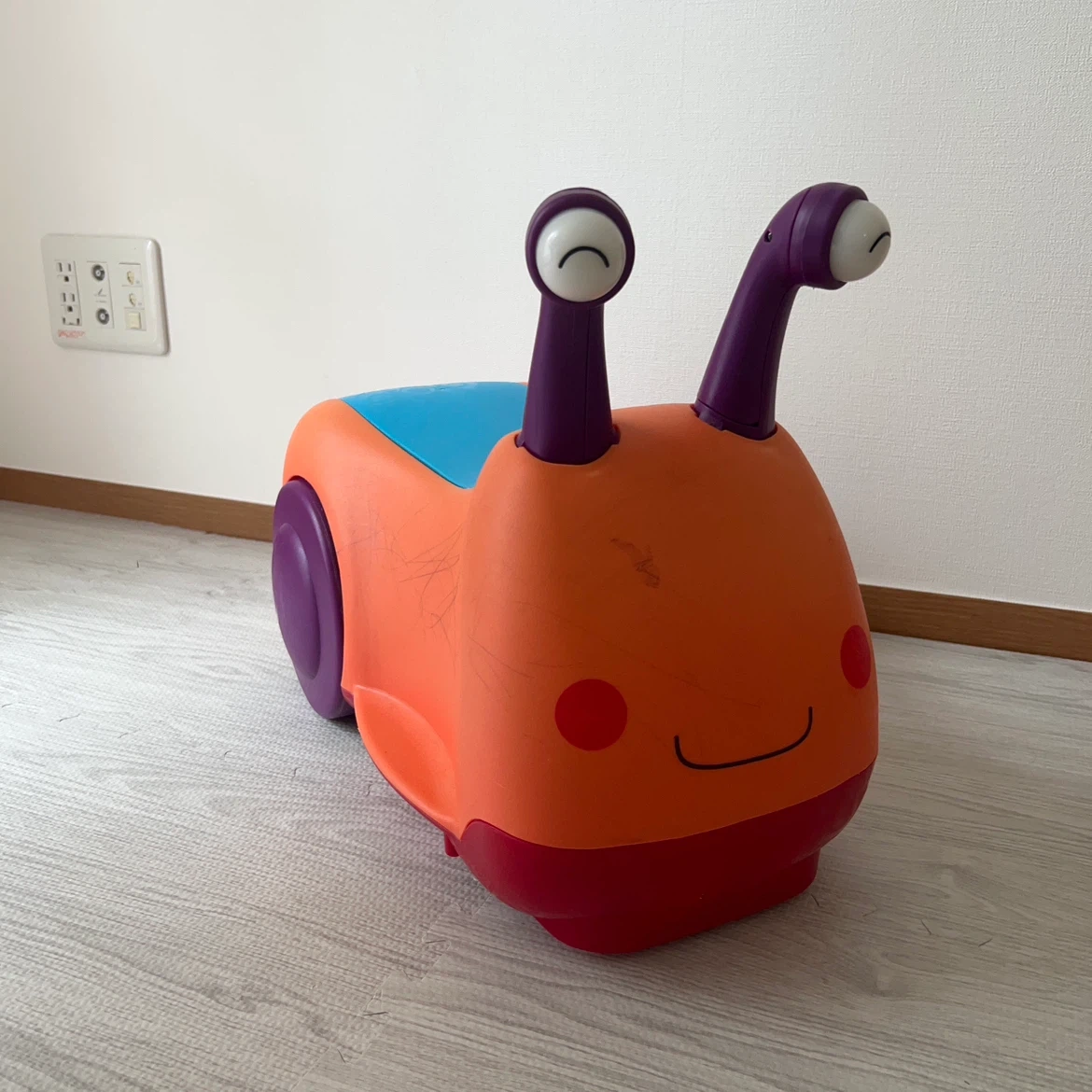 カタツムリ型 乗用玩具