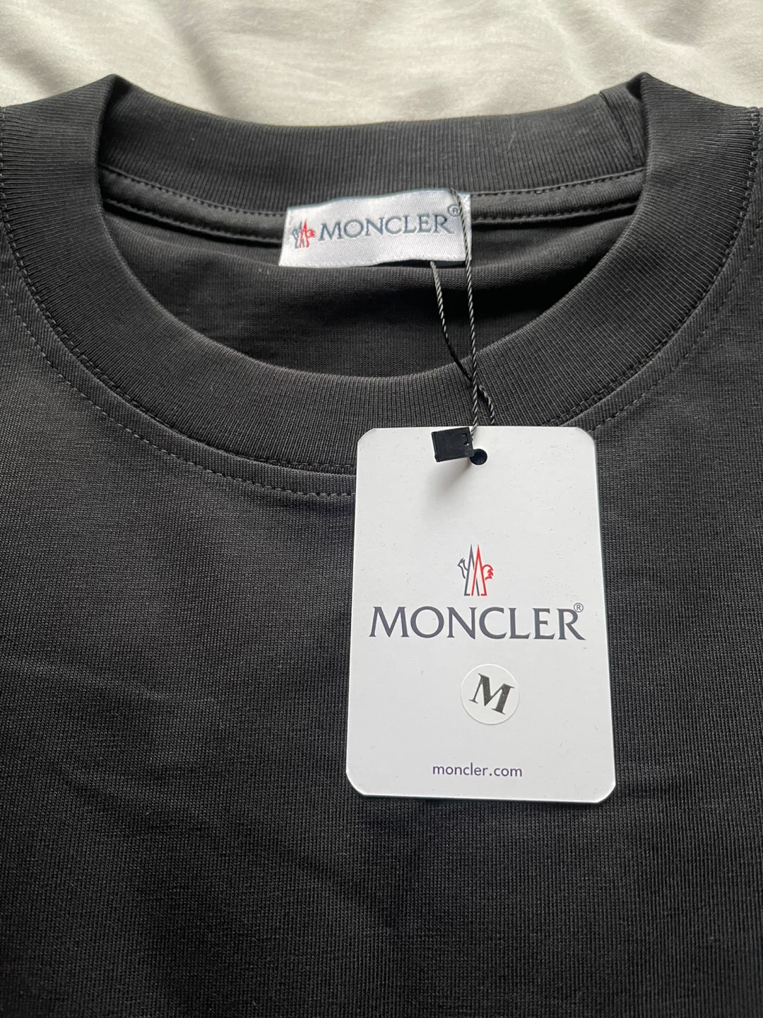 モンクレール Tシャツ 黒 Mサイズの写真3枚目