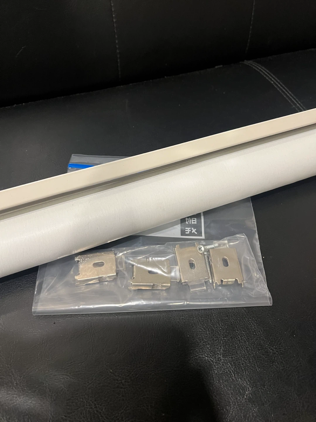 ロールスクリーン 幅60cm×高さ180cm ホワイト 取付金具付きの写真2枚目