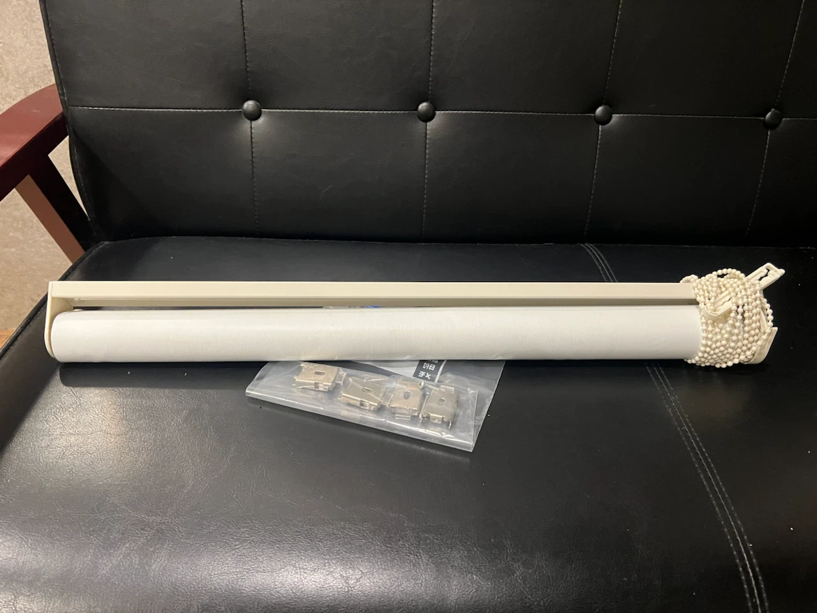 ロールスクリーン 幅60cm×高さ180cm ホワイト　取付金具付きの写真3枚目