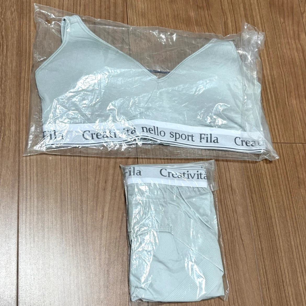 フィラ スポーツブラ&ショーツセット アイスグレーの写真4枚目