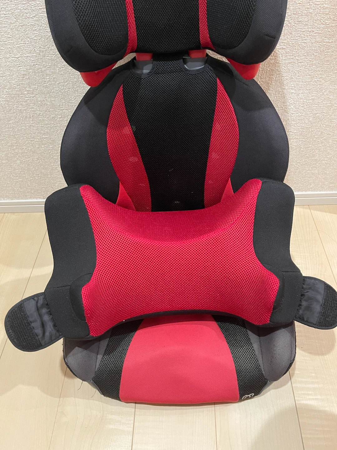 エールベベ サラット3ステップクワトロST チャイルドシートの写真3枚目