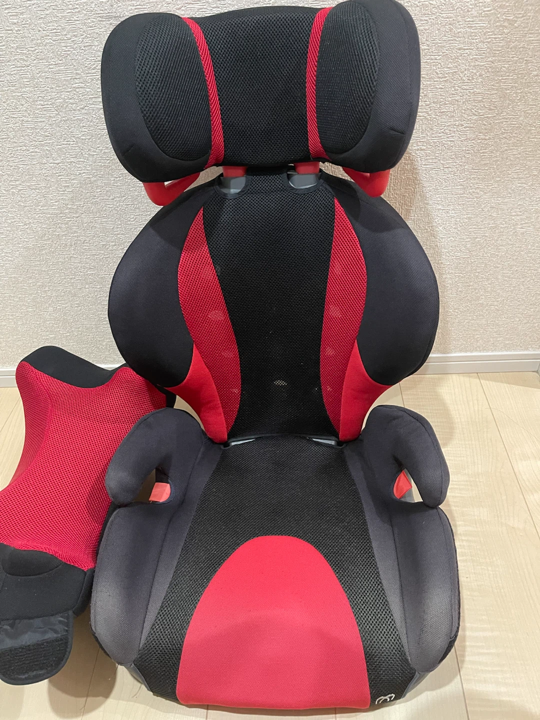 エールベベ サラット3ステップクワトロST チャイルドシートの写真8枚目