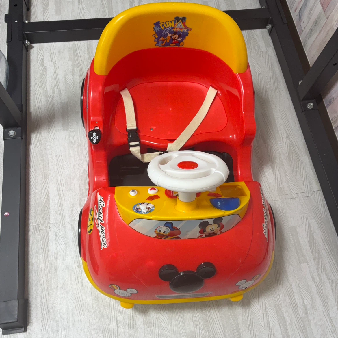 ディズニー ミッキーマウス 乗用車