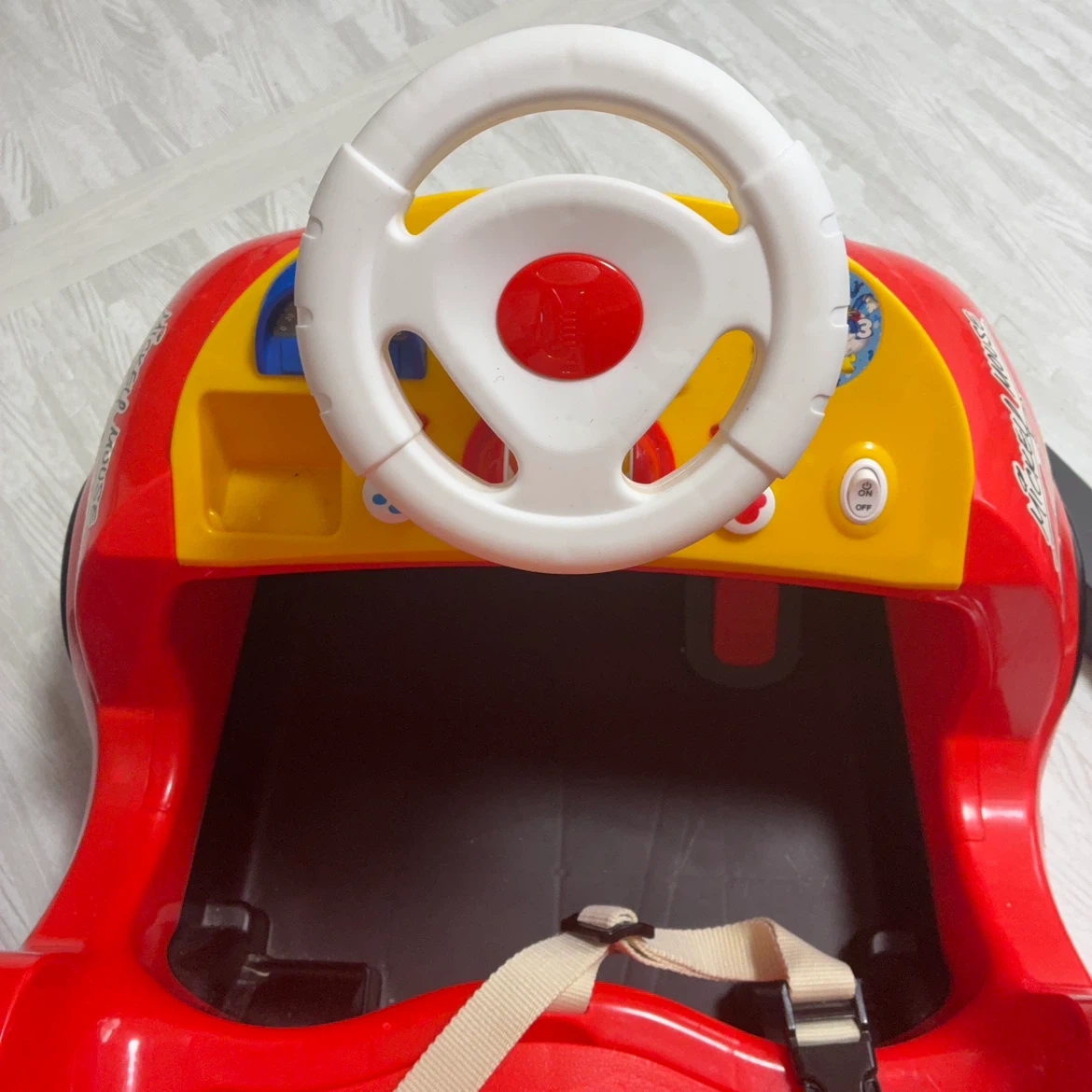 ディズニー ミッキーマウス 乗用車の写真3枚目