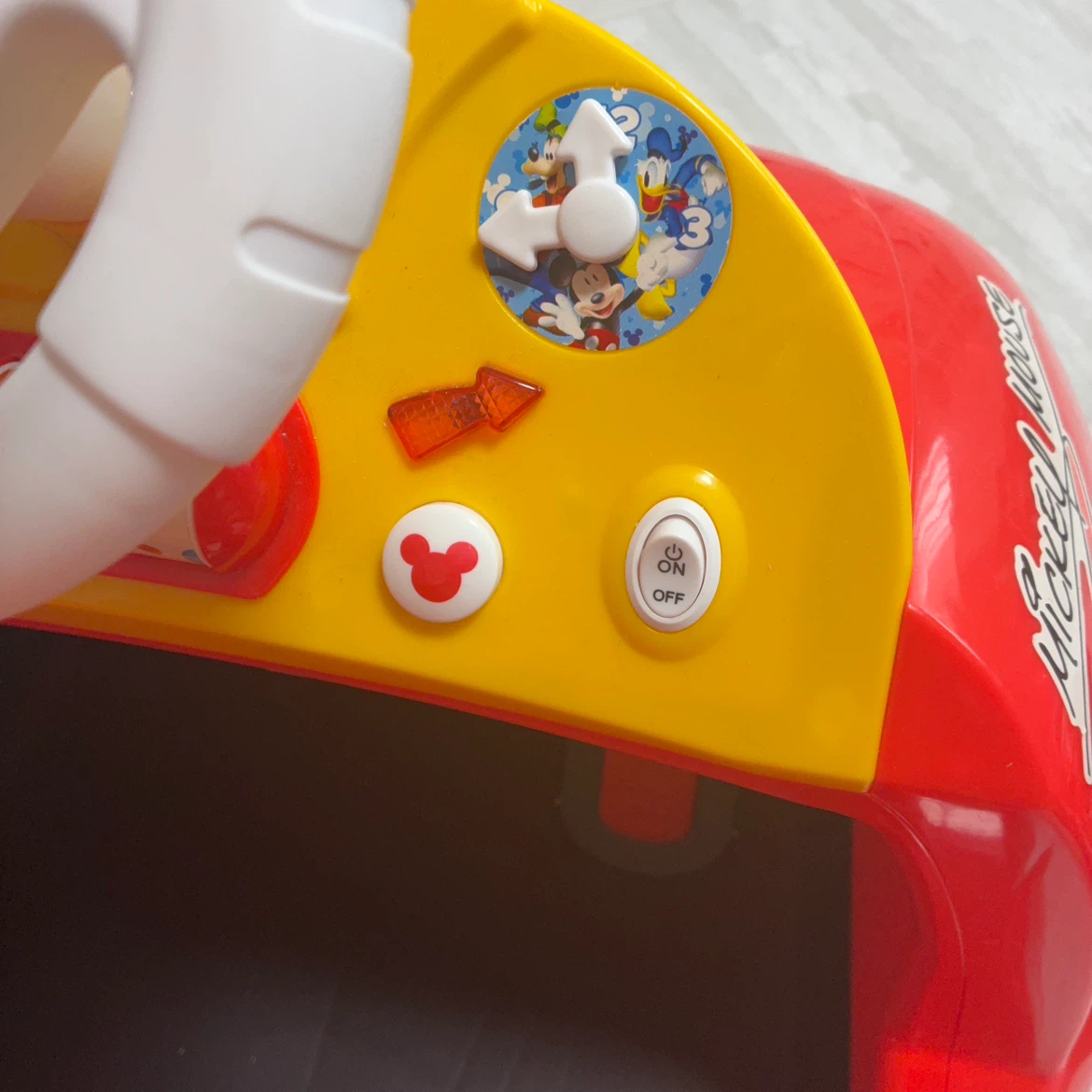 ディズニー ミッキーマウス 乗用車の写真4枚目