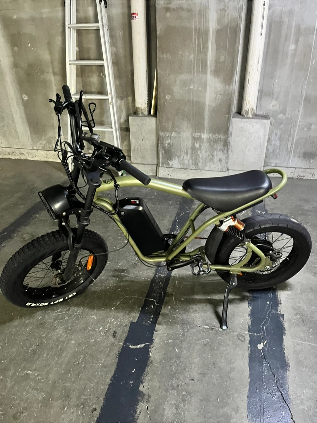 電動アシスト自転車 ファットバイク カーキ