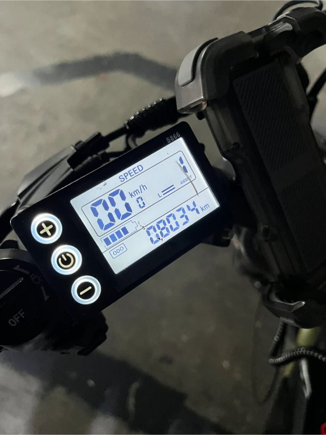 電動アシスト自転車 ファットバイク カーキの写真2枚目