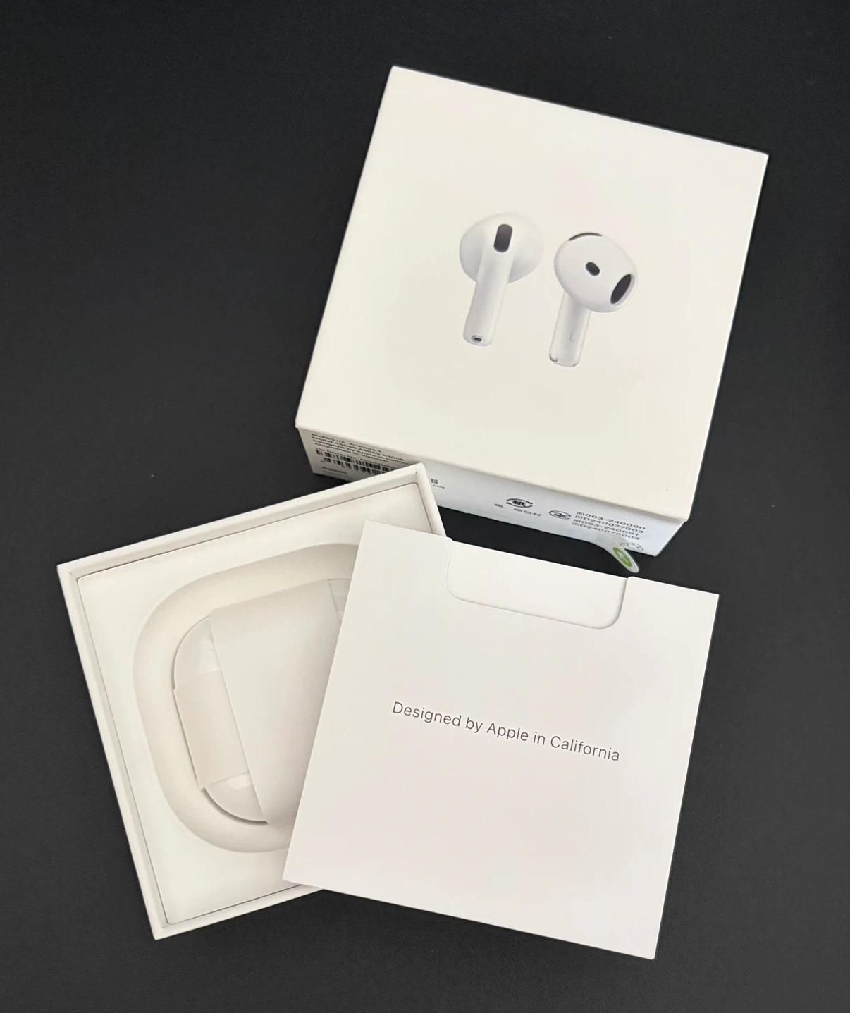 【新品未使用】 保証書付き Apple AirPods 4 第4世代 MXP63J/Aの写真2枚目