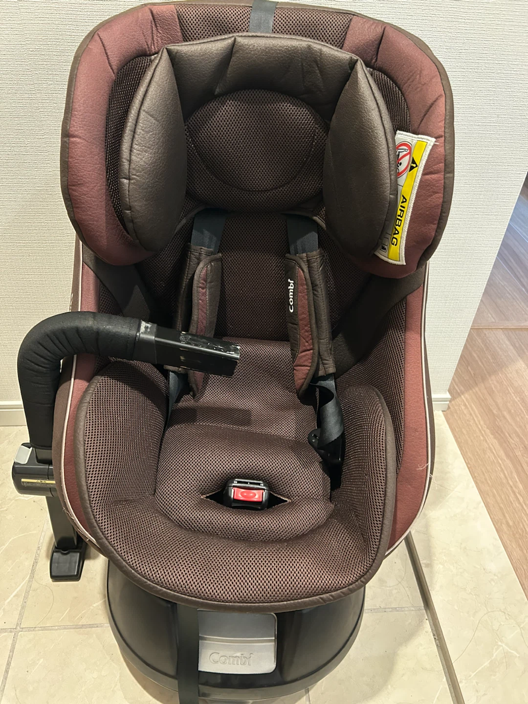 コンビ_クルムーブ_回転式チャイルドシートの写真3枚目