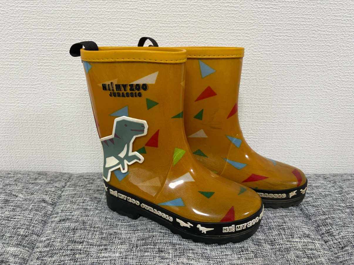 美品！ 恐竜 レインブーツ 18cmの写真2枚目