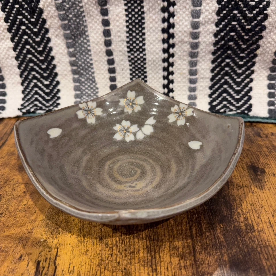 Japanese Shigaraki Ware Sakura Serving Bowl - Stamped Mark