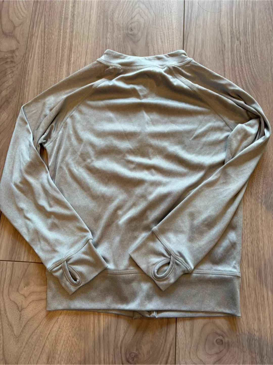 ロキシー ラッシュガード 120cmの写真2枚目