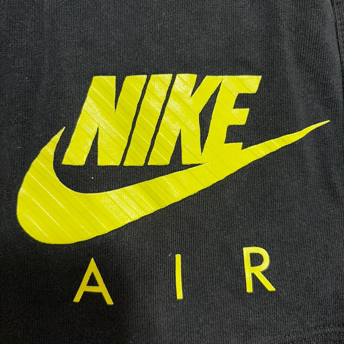 NIKE ショートパンツ ブラック ネオンイエロー XSの写真2枚目