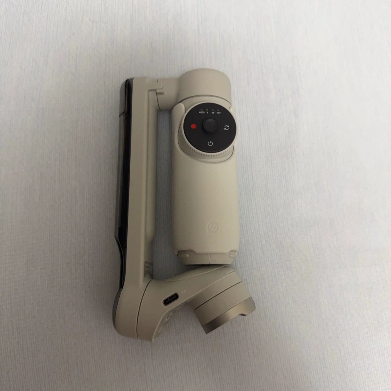 【定価14.000円 相当→ 8000円】お買い得価格で出品中!インスタ360 Flow スマホ用ジンバル付属品アリ箱無し