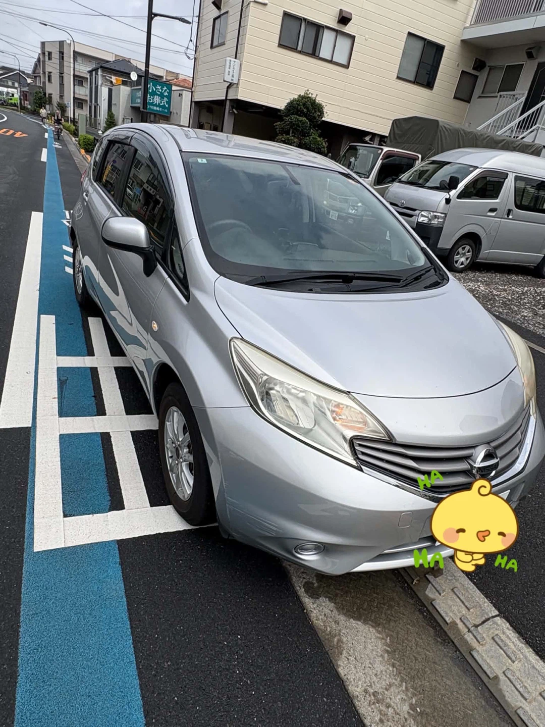 日産 ノート シルバーの写真2枚目