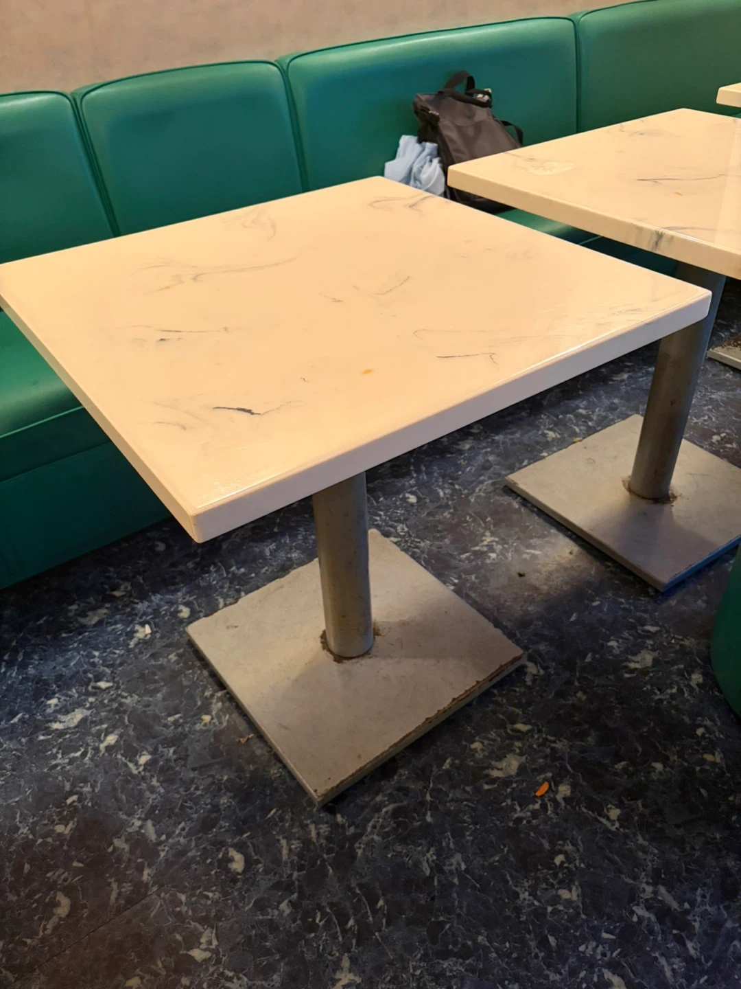 店舗用テーブル 4点セット 大理石調の写真3枚目