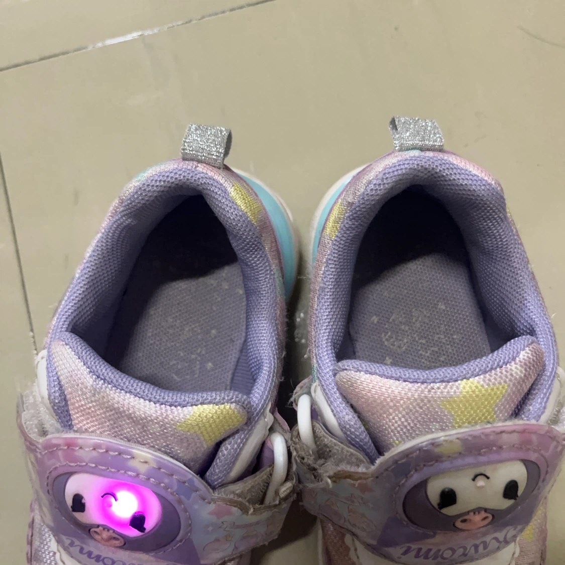 クロミ スニーカー 16cm パープル　光る靴の写真5枚目