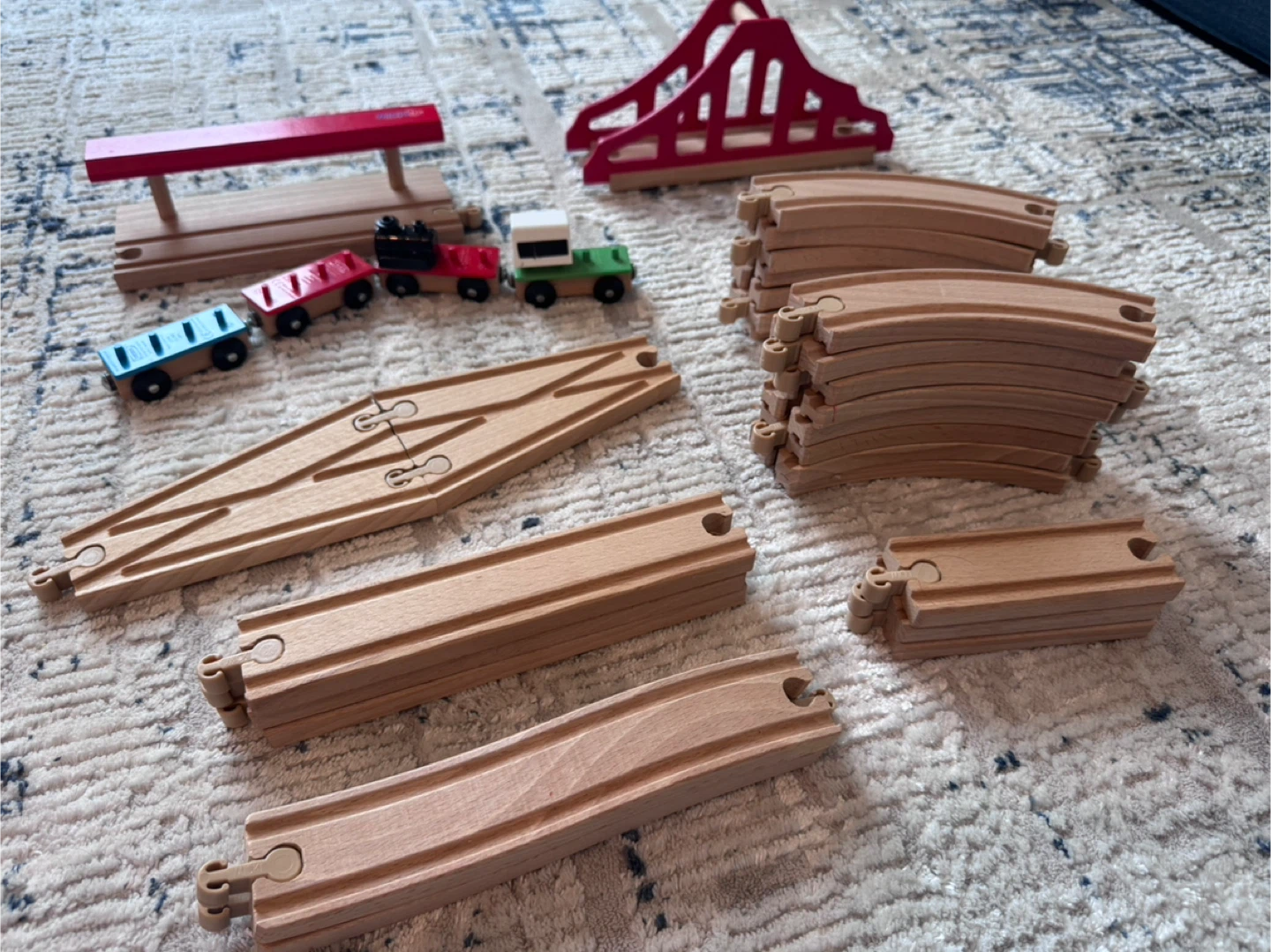 MICKI ＋IKEA 木製レール 大容量セット🚂 橋・駅・電車・街パーツの写真2枚目