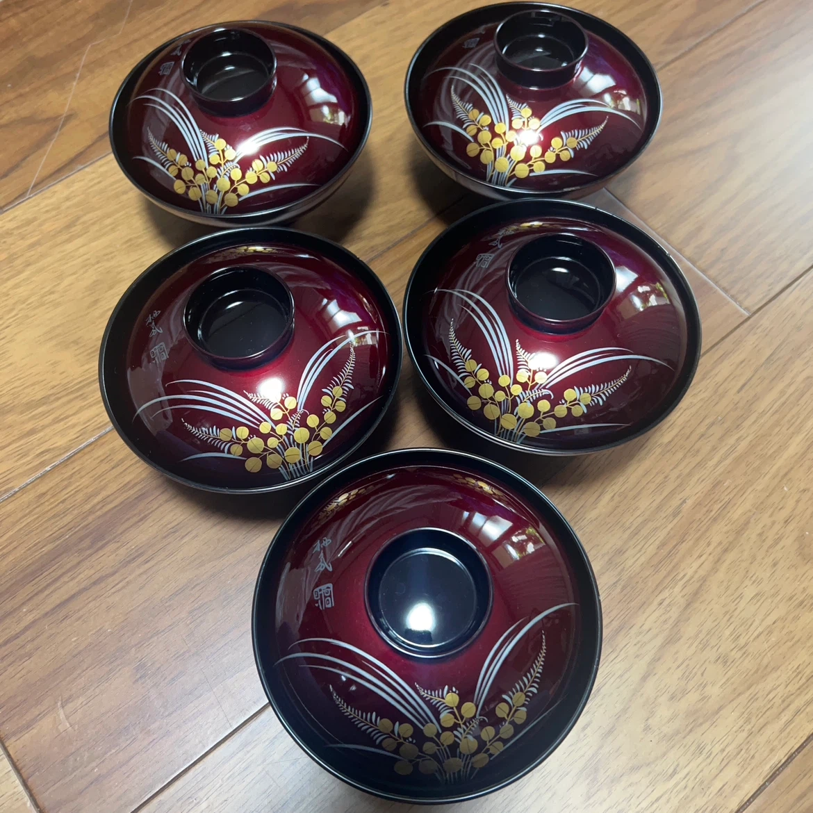 漆器の蓋付き椀(吸物椀)5客セット