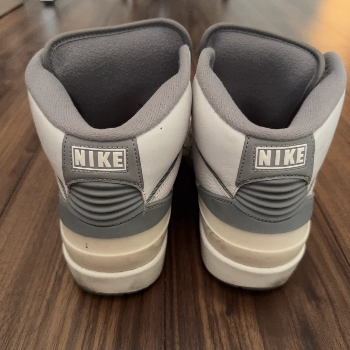 スニーカー NIKE エア ジョーダン 2 レトロ 25.5cmの写真4枚目