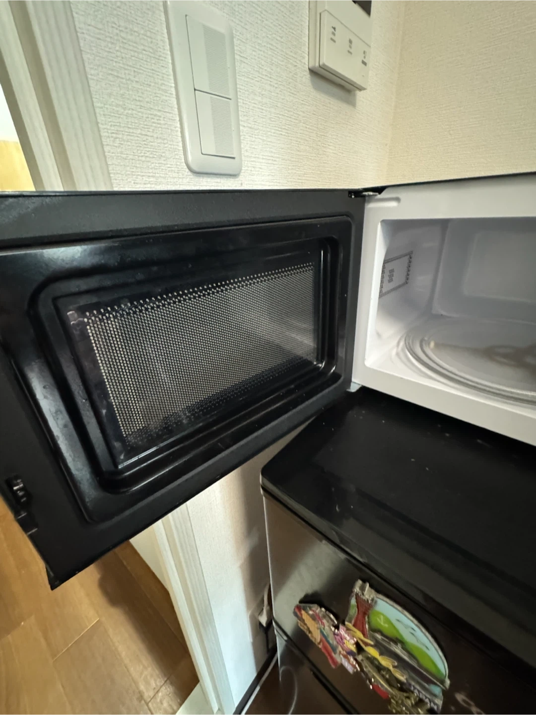 【引き取り限定】COMFEE’ 冷蔵庫90L+電子レンジ17Lセットの写真2枚目