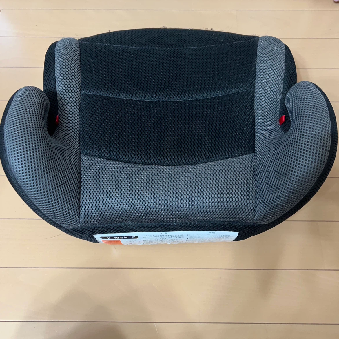 リーマン ジュニアシート ブラックグレー 15-36kgの写真2枚目