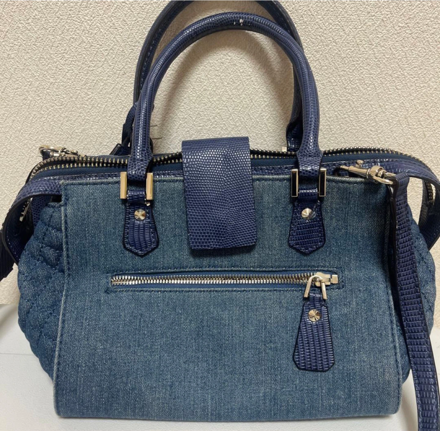 GUESS カレンボックス サッチェル デニム ショルダーバッグの写真2枚目