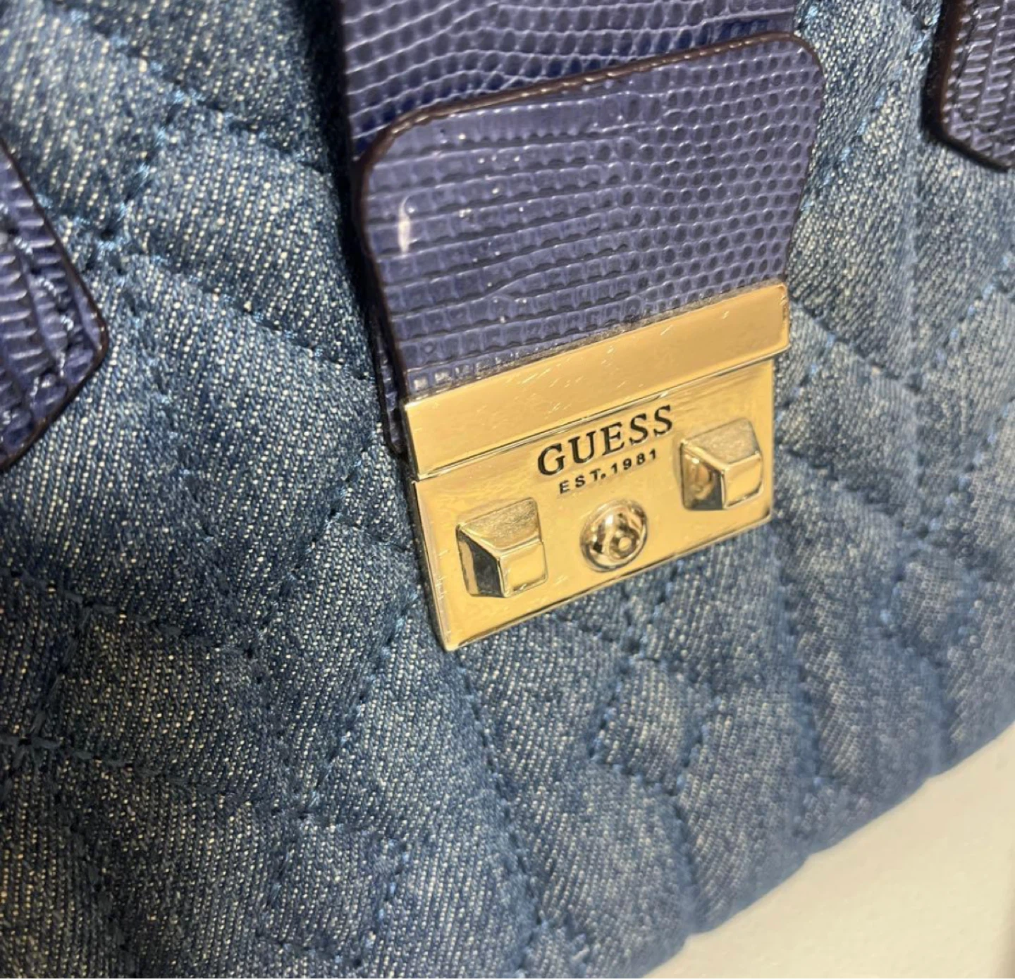 GUESS カレンボックス サッチェル デニム ショルダーバッグの写真3枚目