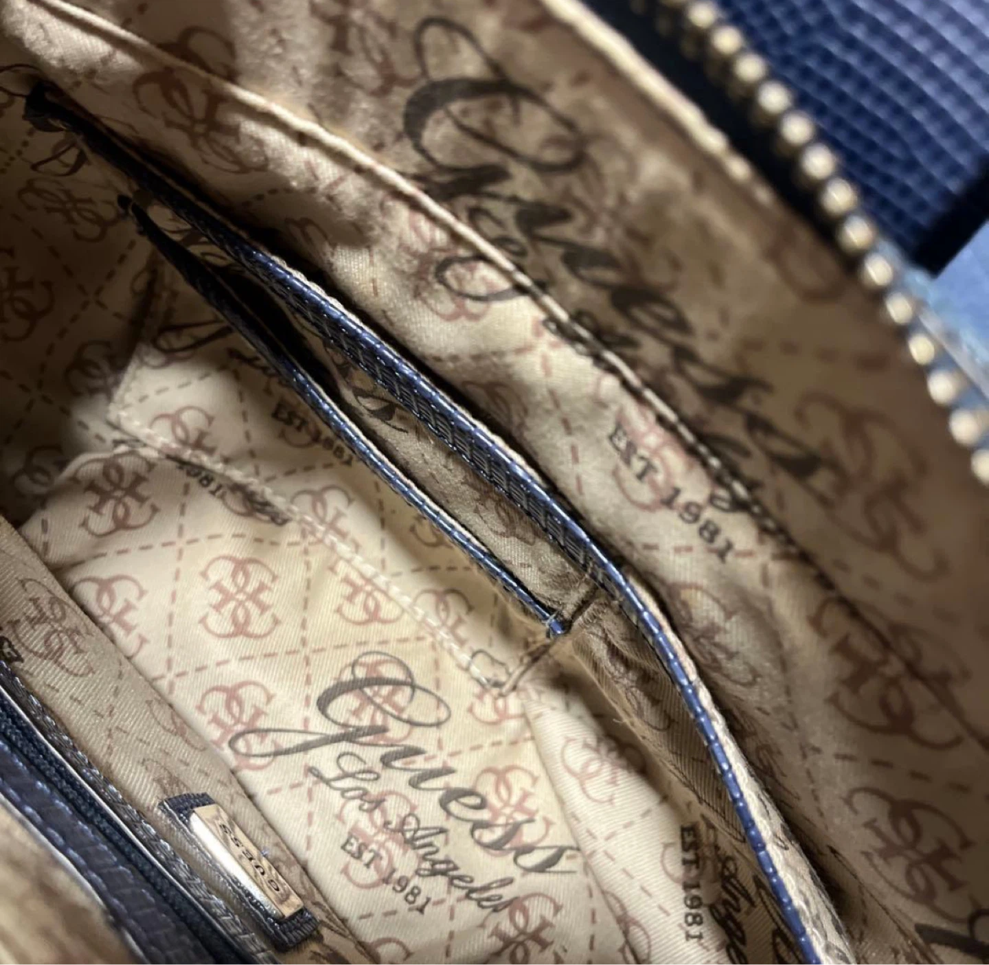 GUESS カレンボックス サッチェル デニム ショルダーバッグの写真10枚目