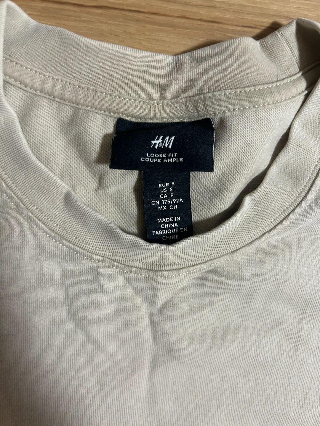 エイチアンドエム Tシャツ ベージュの写真3枚目