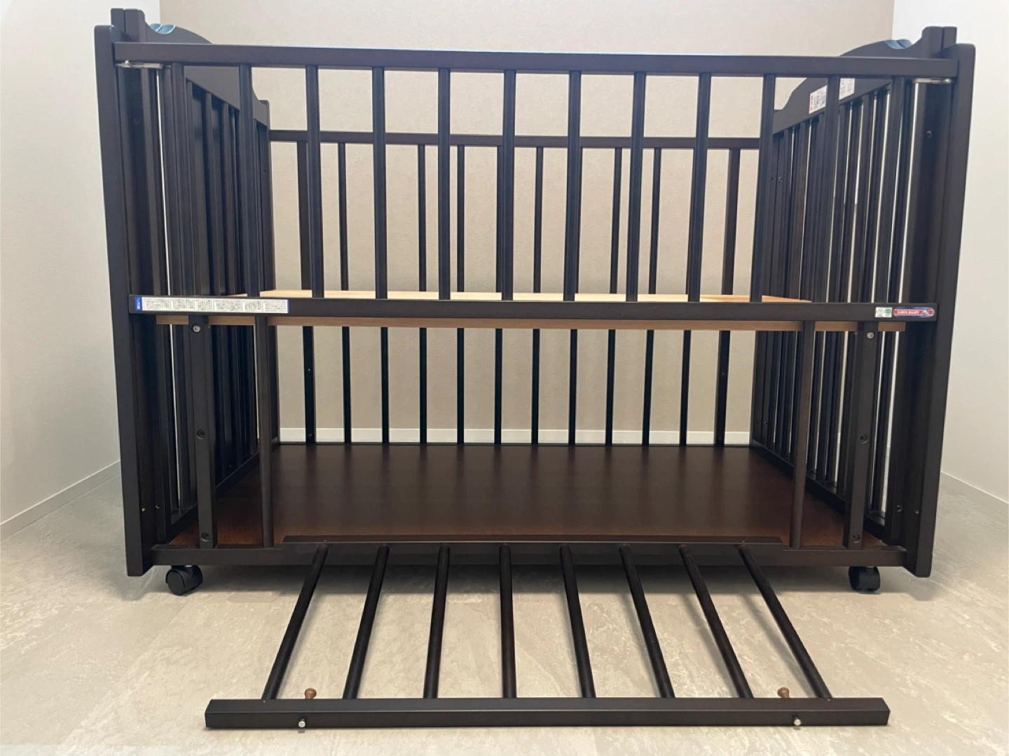 SAWA BABY ベビーベッド ダークブラウンの写真4枚目