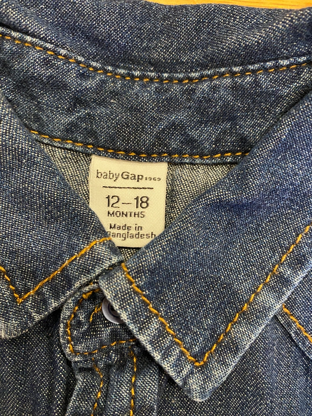 ベビーギャップ デニムシャツ 12-18ヶ月の写真2枚目