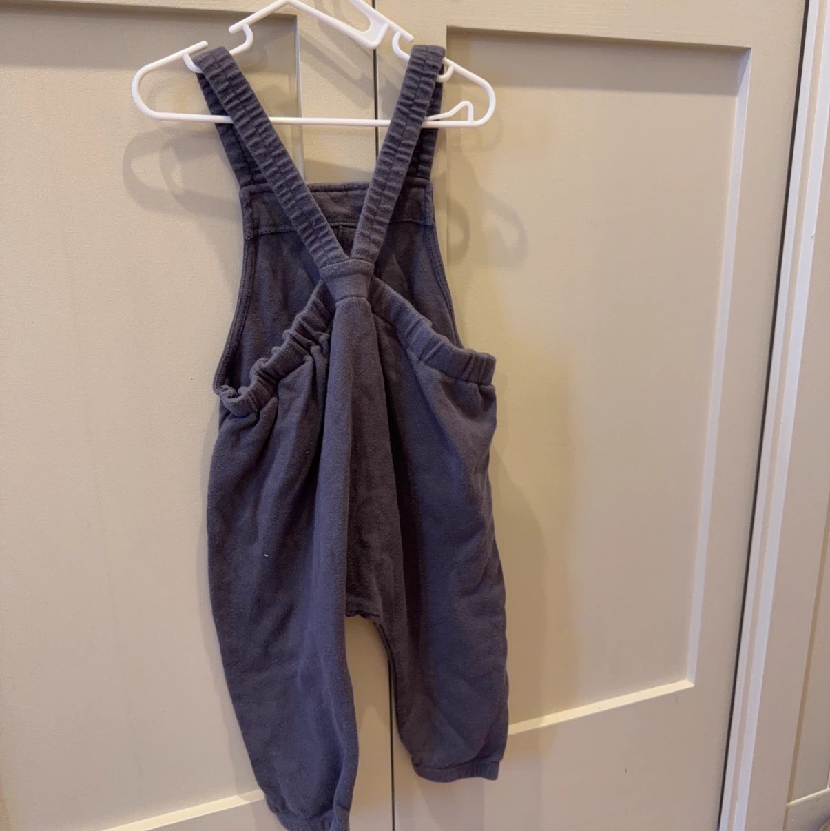 UNIQLOベビー用 サロペット 黒グレー　80の写真2枚目