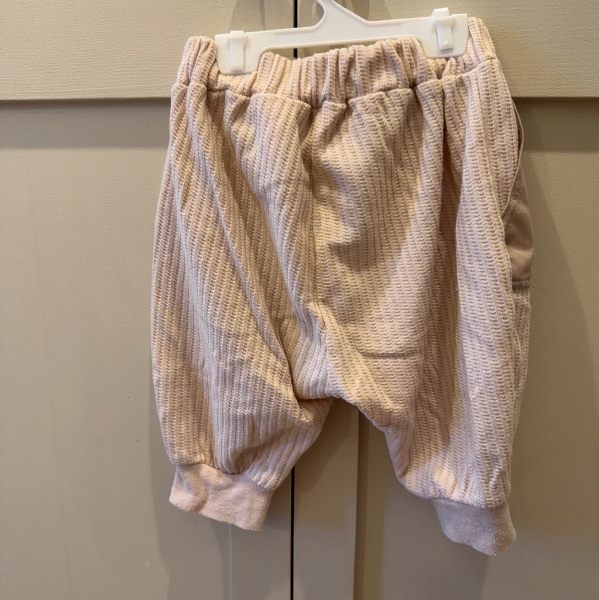 ベビー キッズ パンツ ベージュ　80の写真2枚目