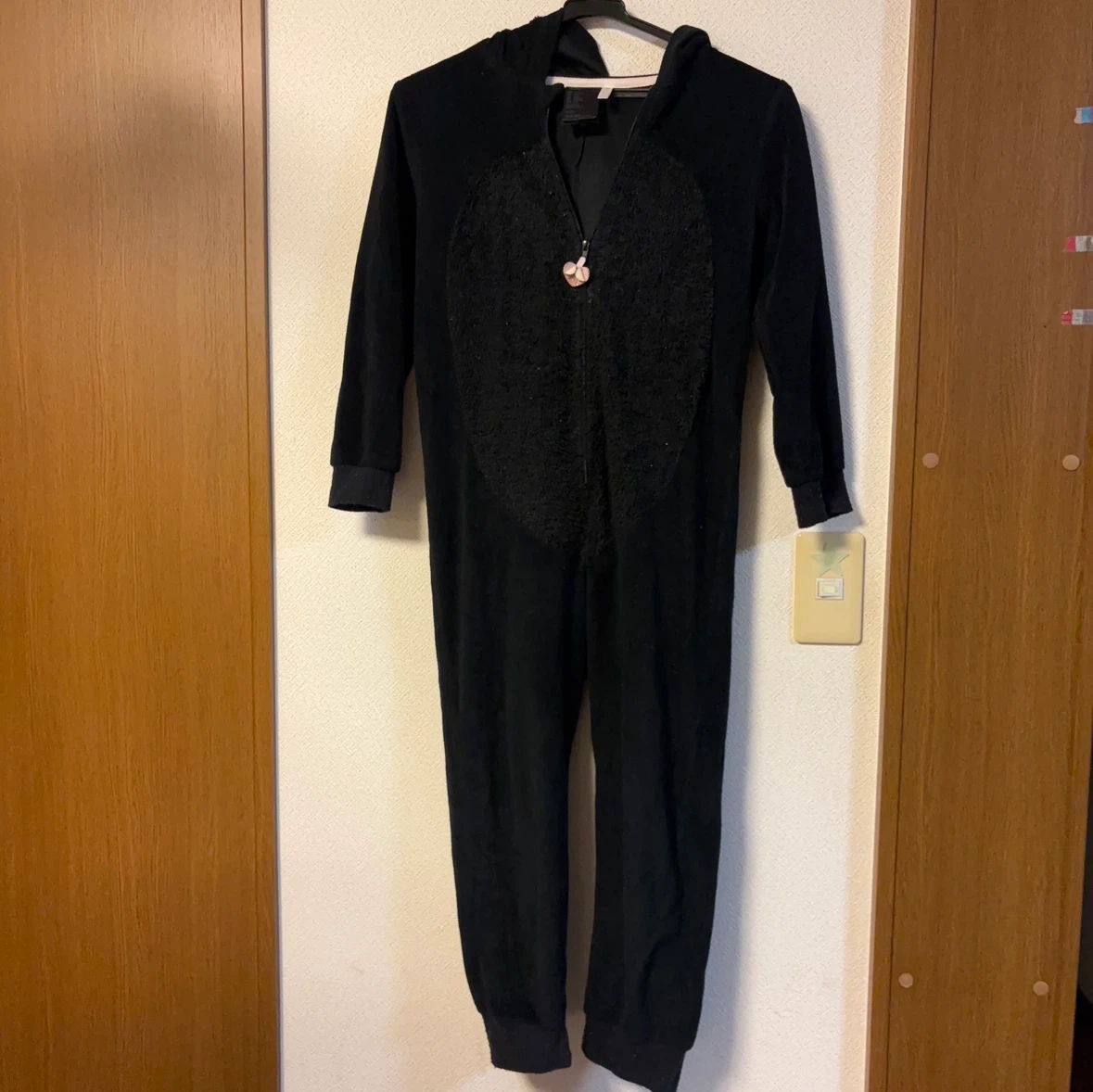 H&M ネコ耳付き フリース オールインワン 125cmの写真2枚目