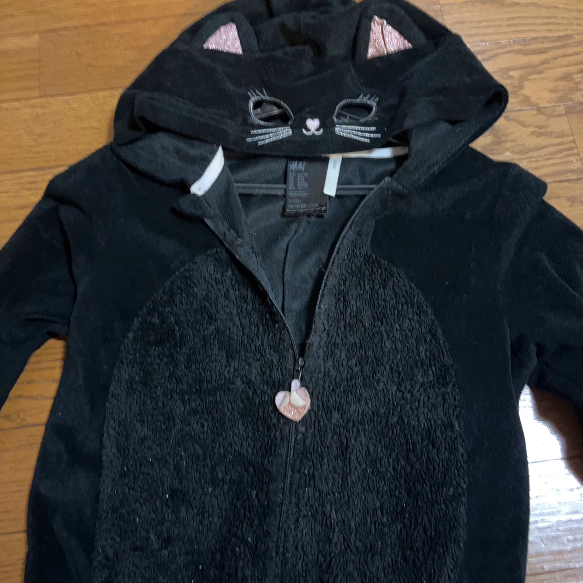 H&M ネコ耳付き フリース オールインワン 125cmの写真4枚目