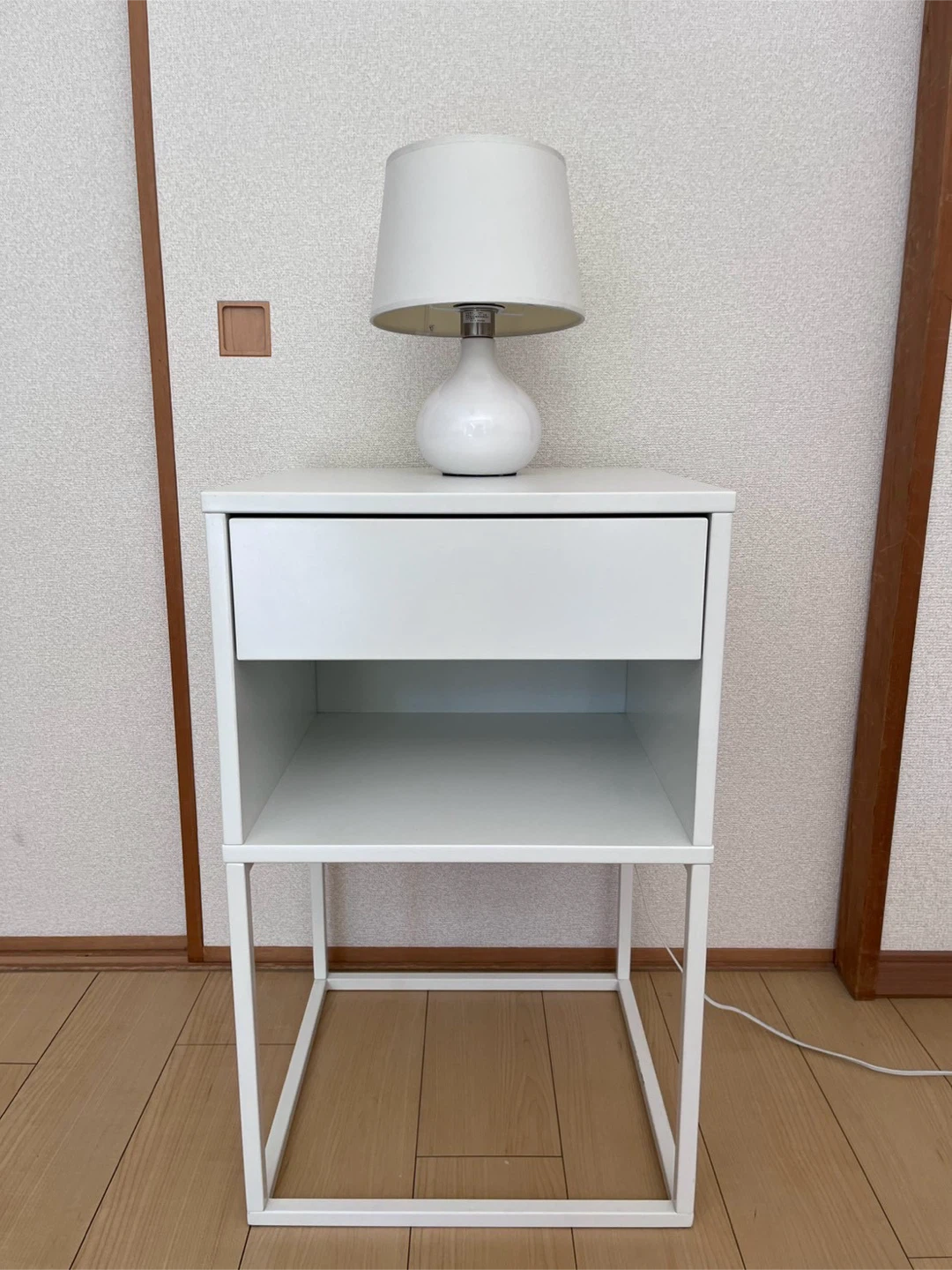 イケア ヴィックハンマル ナイトスタンド　2個セットの写真3枚目